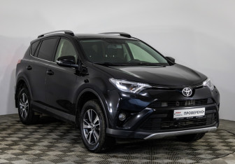 Подержанный автомобиль Toyota RAV4 2016 года (3 фото)