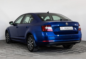 Подержанный автомобиль Skoda Octavia Liftback 2019 года (7 фото)