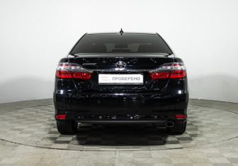 Подержанный автомобиль Toyota Camry Sedan 2018 года (6 фото)