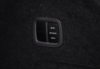 Подержанный автомобиль Porsche Cayenne 2021 года (38 фото)
