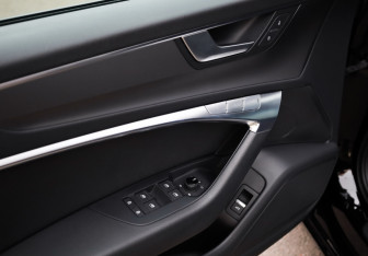 Подержанный автомобиль Audi A6 Sedan 2019 года (16 фото)