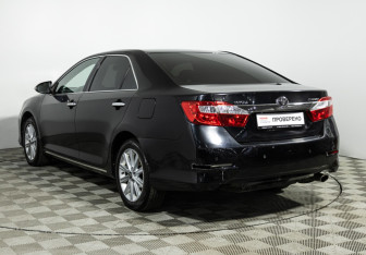 Подержанный автомобиль Toyota Camry Sedan 2014 года (7 фото)