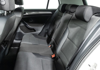 Подержанный автомобиль Volkswagen Golf Hatchback 2013 года (10 фото)