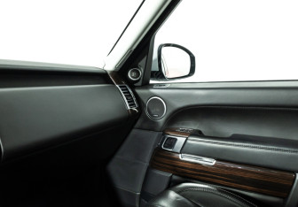 Подержанный автомобиль Land Rover Range Rover 2015 года (22 фото)