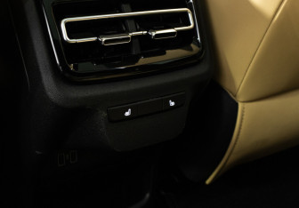 Подержанный автомобиль Changan UNI-K 2023 года (23 фото)