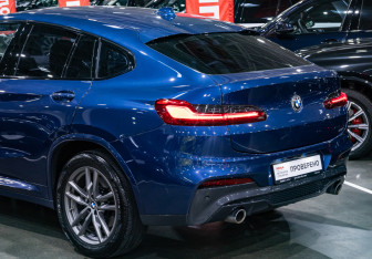 Подержанный автомобиль BMW X4 2019 года (12 фото)