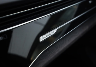 Подержанный автомобиль Audi Q8 2018 года (22 фото)
