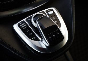 Подержанный автомобиль Mercedes-Benz Vito 2015 года (17 фото)