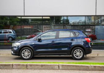 Подержанный автомобиль Suzuki SX4 Hatchback 2021 года (9 фото)