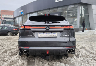 Подержанный автомобиль Changan UNI-K 2024 года (5 фото)