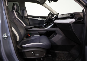 Подержанный автомобиль Geely Atlas 2024 года (23 фото)