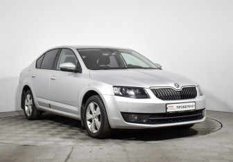 Подержанный автомобиль Skoda Octavia Liftback 2016 года (3 фото)