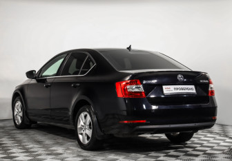 Подержанный автомобиль Skoda Octavia Liftback 2018 года (7 фото)