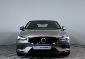 Подержанный автомобиль Volvo S60 2020 года (2 фото)