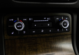 Подержанный автомобиль Volkswagen Touareg 2017 года (15 фото)