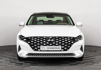 Подержанный автомобиль Hyundai Grandeur 2021 года (4 фото)