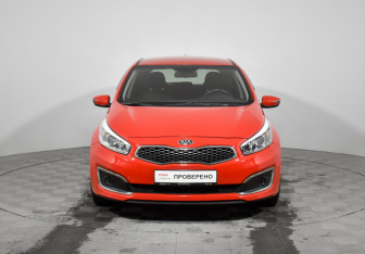 Подержанный автомобиль Kia Ceed Hatchback 2018 года (2 фото)