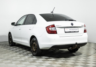 Подержанный автомобиль Skoda Rapid Liftback 2018 года (7 фото)