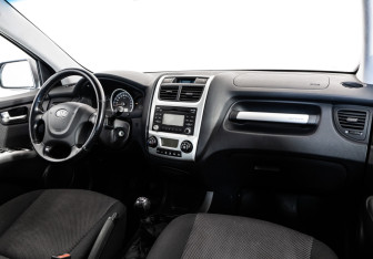 Подержанный автомобиль Kia Sportage 2009 года (9 фото)