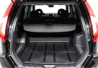 Подержанный автомобиль Nissan X-Trail 2013 года (18 фото)