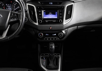 Подержанный автомобиль Hyundai Creta 2019 года (14 фото)