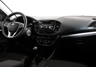 Подержанный автомобиль LADA (ВАЗ) Vesta Sedan 2018 года (9 фото)