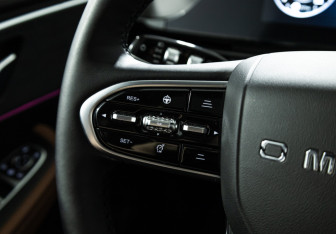 Подержанный автомобиль Omoda C5 2024 года (18 фото)