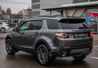 Подержанный автомобиль Land Rover Discovery Sport 2018 года (9 фото)