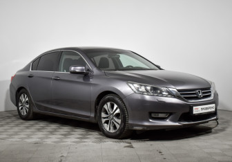 Подержанный автомобиль Honda Accord Sedan 2013 года (3 фото)
