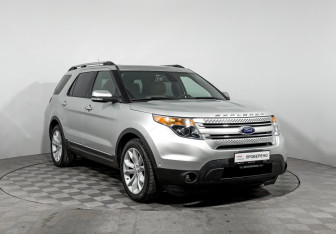 Подержанный автомобиль Ford Explorer 2014 года (3 фото)