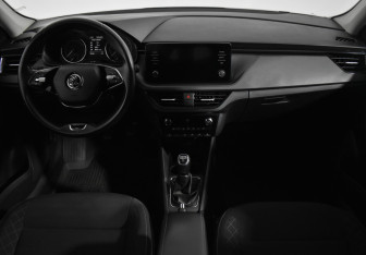 Подержанный автомобиль Skoda Rapid Liftback 2020 года (12 фото)