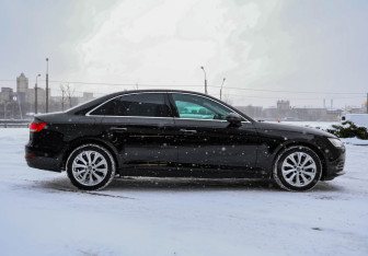 Подержанный автомобиль Audi A4 Sedan 2016 года (6 фото)