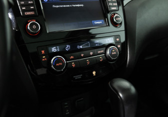 Подержанный автомобиль Nissan Qashqai 2014 года (17 фото)