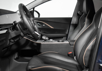 Подержанный автомобиль Omoda C5 2023 года (11 фото)