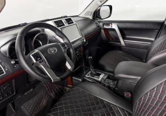 Подержанный автомобиль Toyota Land Cruiser Prado 2015 года (9 фото)