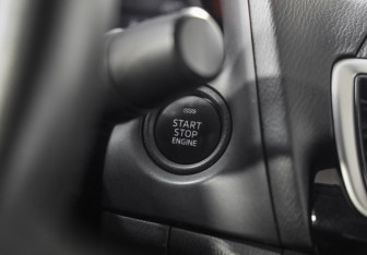Подержанный автомобиль Mazda 3 Sedan 2014 года (17 фото)