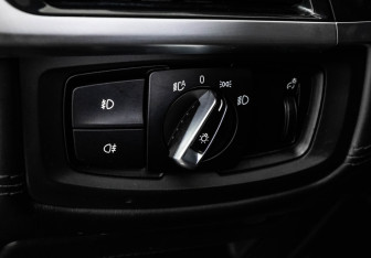 Подержанный автомобиль BMW X5 2016 года (25 фото)