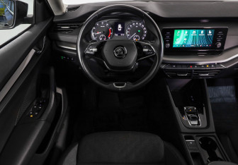 Подержанный автомобиль Skoda Octavia Liftback 2021 года (11 фото)