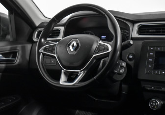 Подержанный автомобиль Renault Arkana 2019 года (15 фото)