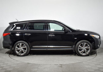 Подержанный автомобиль Infiniti JX 2013 года (4 фото)