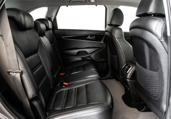 Подержанный автомобиль Kia Sorento 2018 года (24 фото)