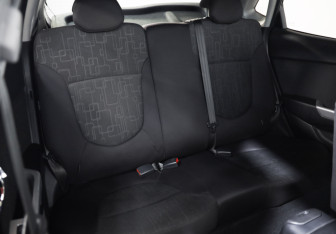 Подержанный автомобиль Kia Rio Hatchback 2013 года (19 фото)