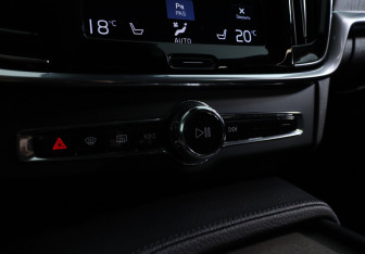 Подержанный автомобиль Volvo S90 2021 года (17 фото)