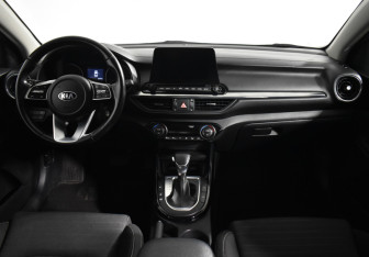 Подержанный автомобиль Kia Cerato Sedan 2019 года (13 фото)