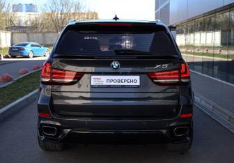 Подержанный автомобиль BMW X5 2014 года (5 фото)