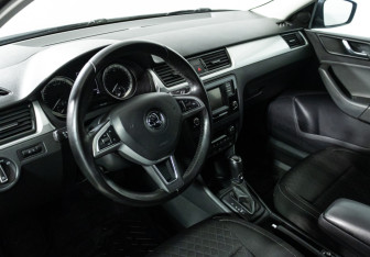 Подержанный автомобиль Skoda Rapid Liftback 2016 года (11 фото)