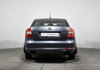 Подержанный автомобиль Skoda Octavia Liftback 2011 года (6 фото)