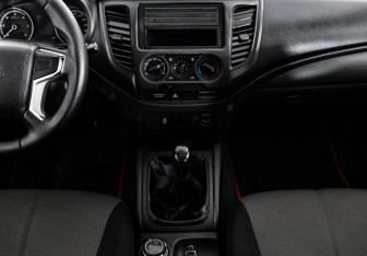 Подержанный автомобиль Mitsubishi L200 2019 года (12 фото)