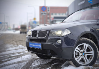 Подержанный автомобиль BMW X3 2008 года (11 фото)
