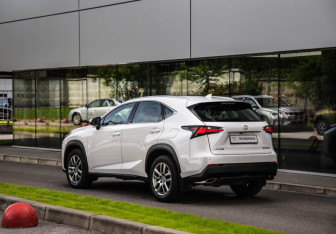 Подержанный автомобиль Lexus NX 2017 года (8 фото)
